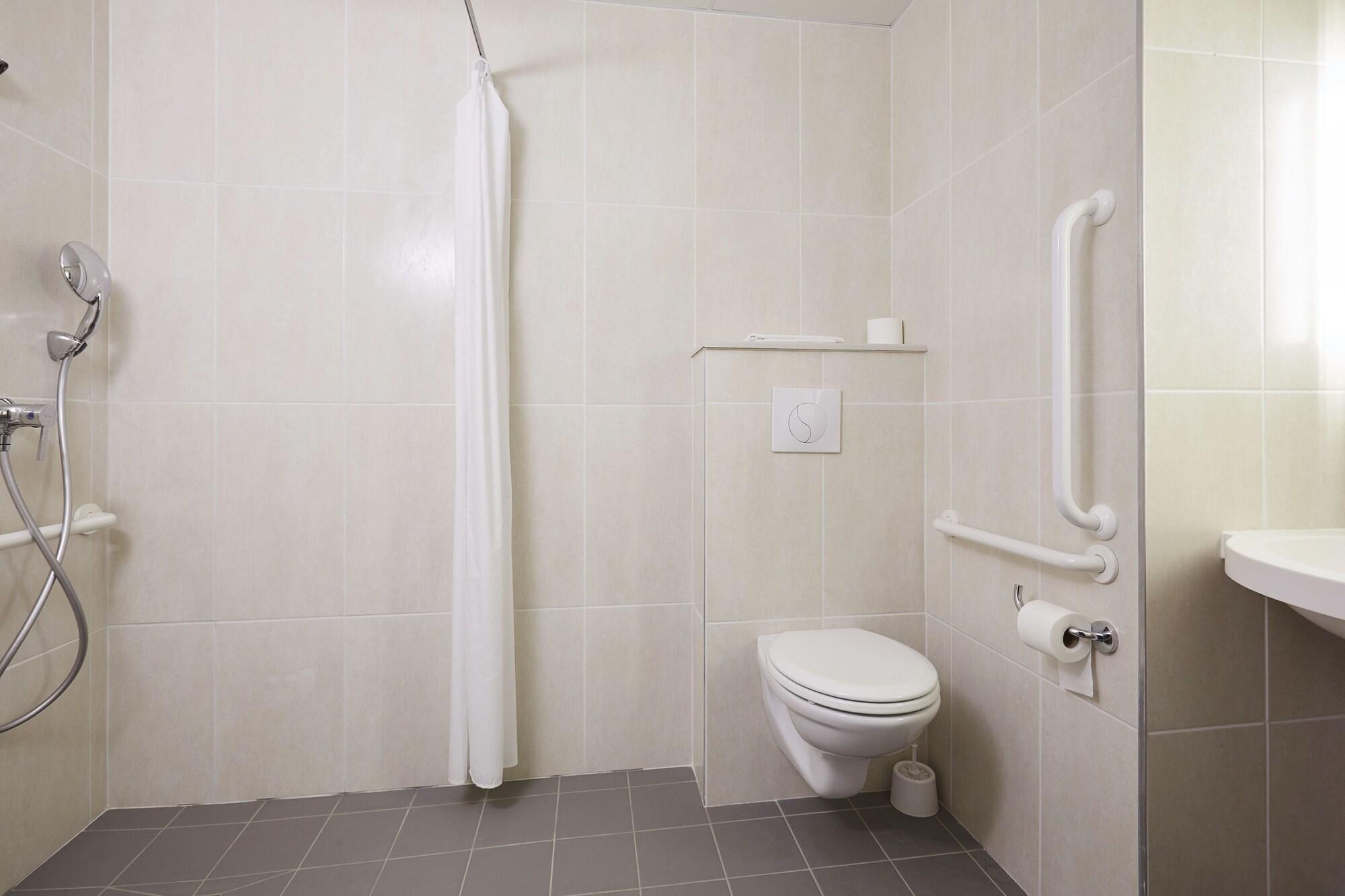 B&B Hotel Rennes Ouest Villejean Bagian luar foto