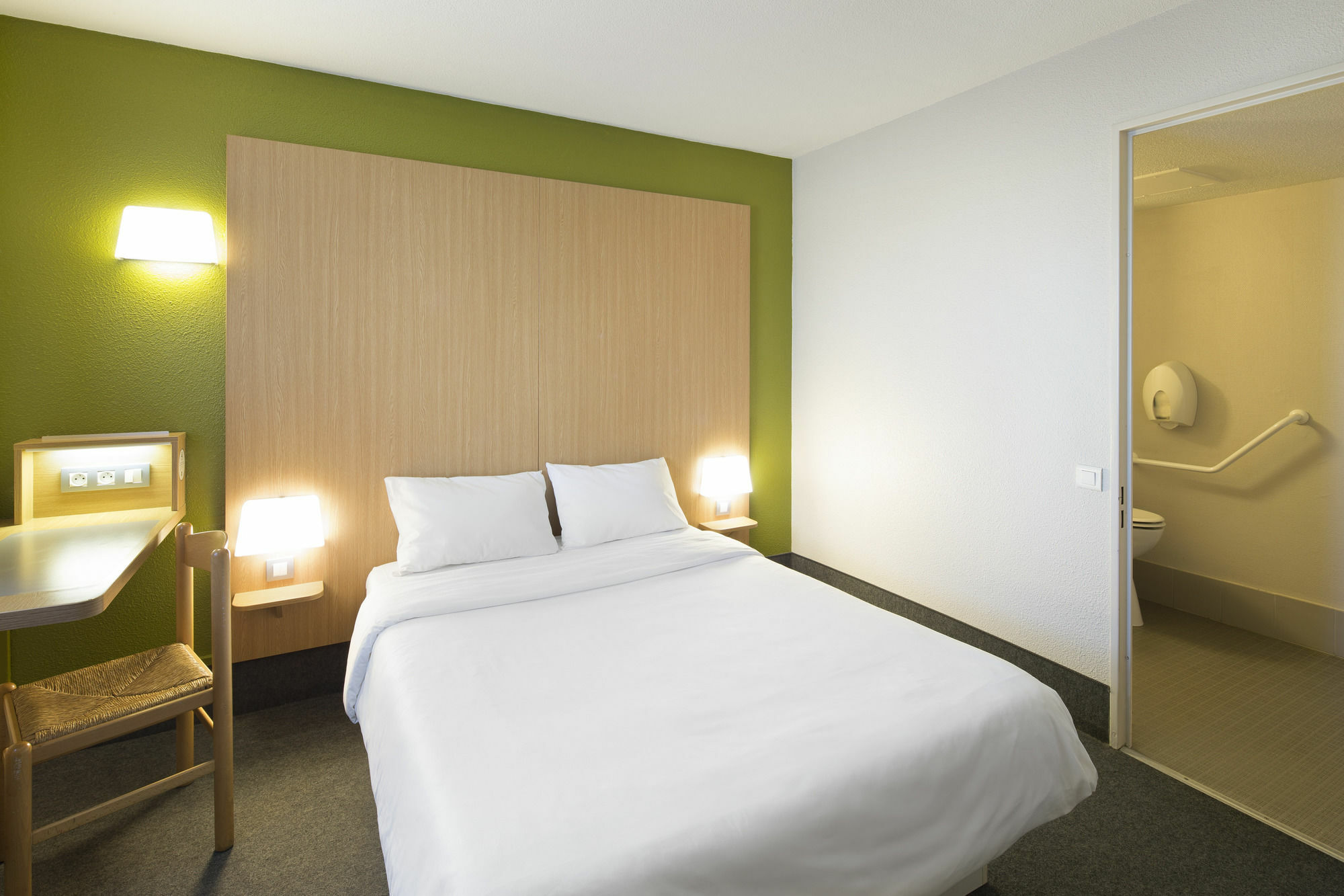 B&B Hotel Rennes Ouest Villejean Bagian luar foto